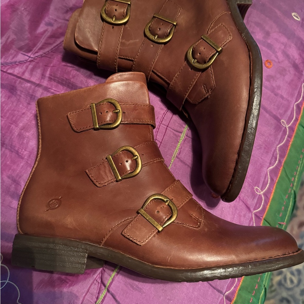 Born Brown Leather Ankle Booties Women’s Brand New Size 8